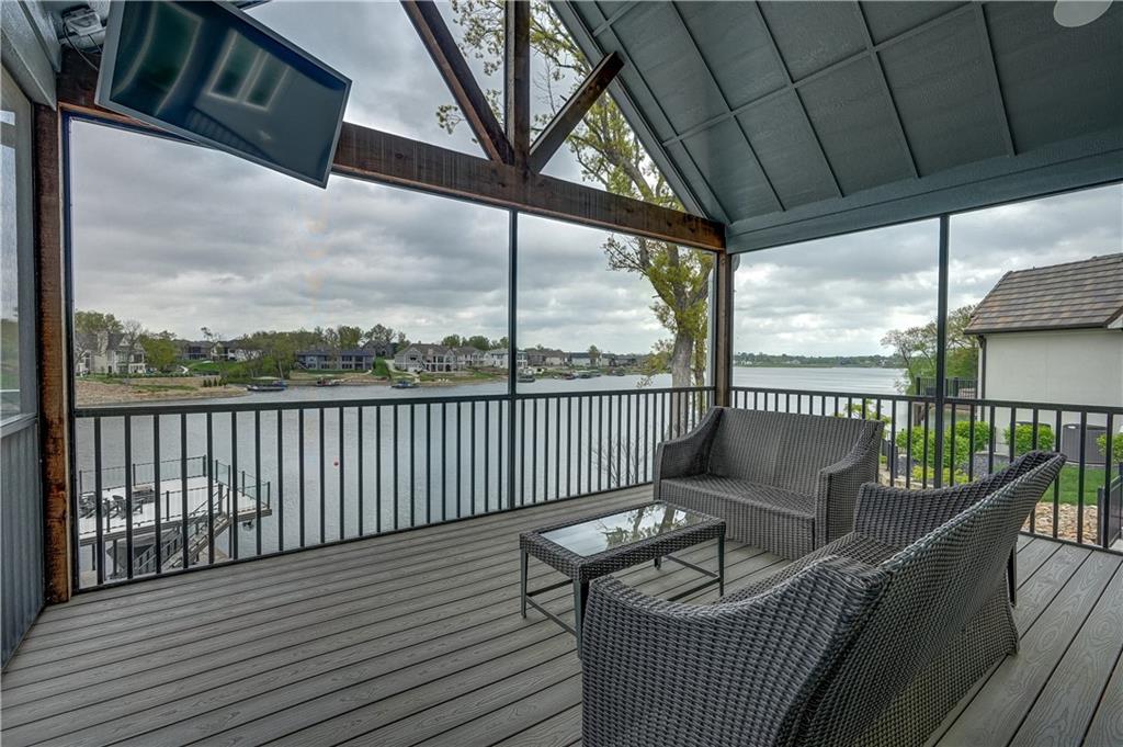 18 Black Hawk Drive
