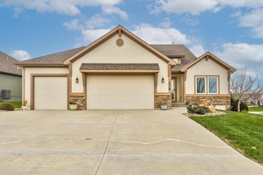 1718 NE Chapel Woods Drive