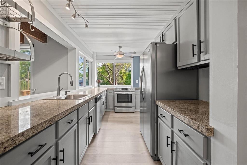 70 DOCKSIDE Drive