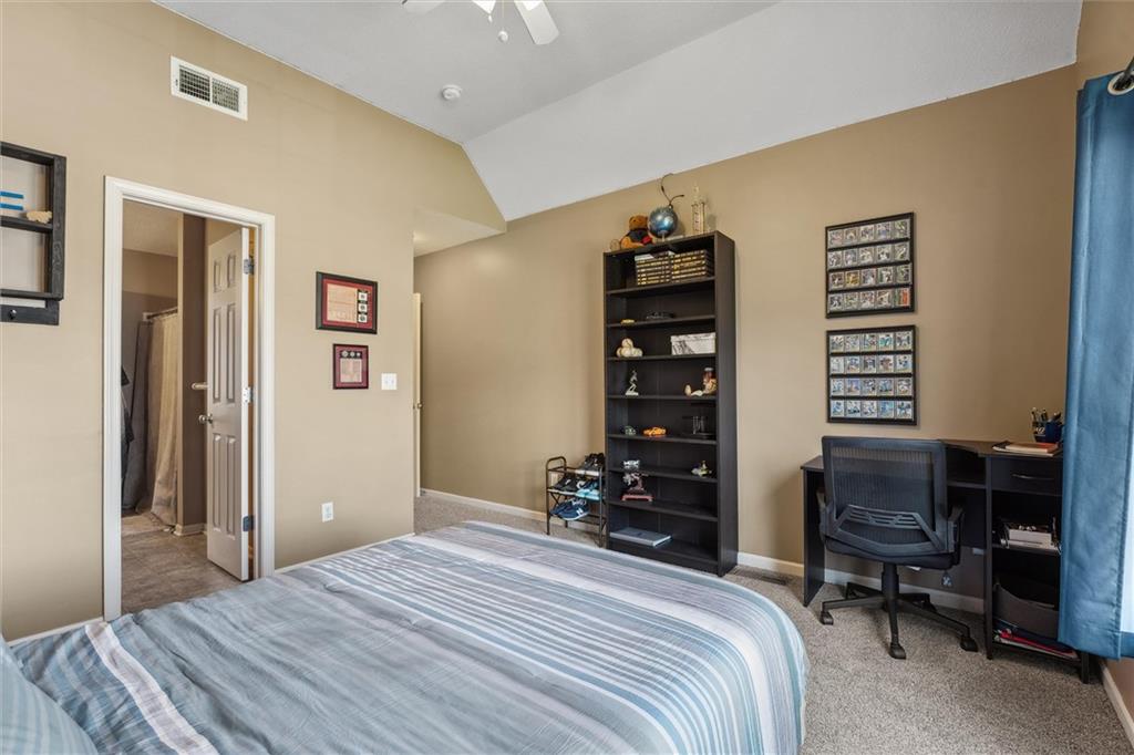 5608 NE Maybrook Circle