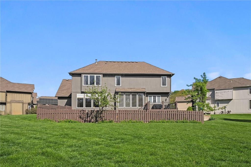 5608 NE Maybrook Circle