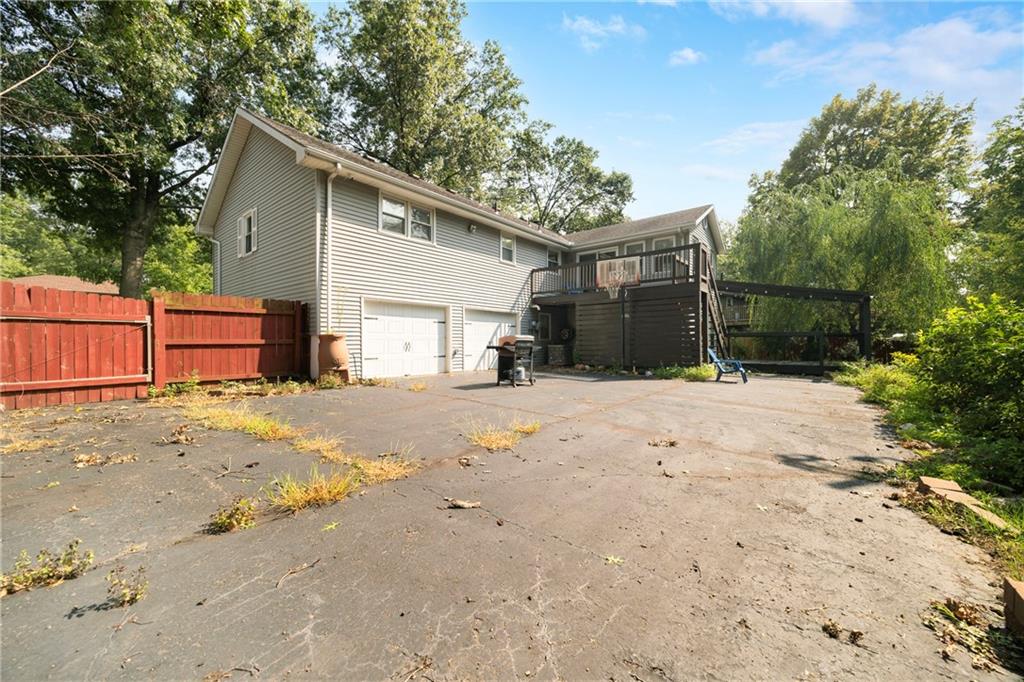 1000 SW Lakeview Boulevard