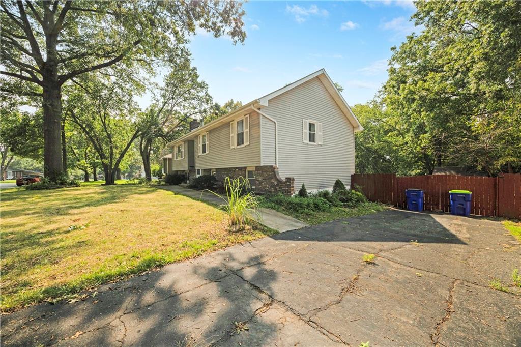 1000 SW Lakeview Boulevard
