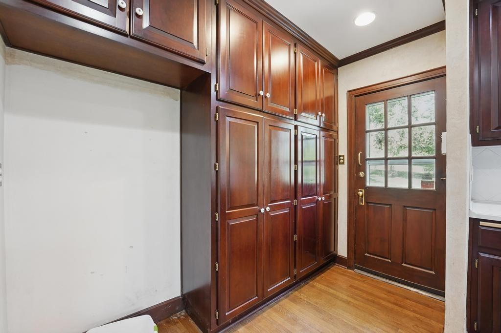 1548 NE Woods Chapel Road