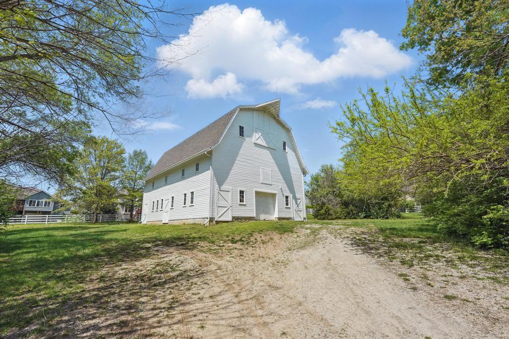 1548 NE Woods Chapel Road