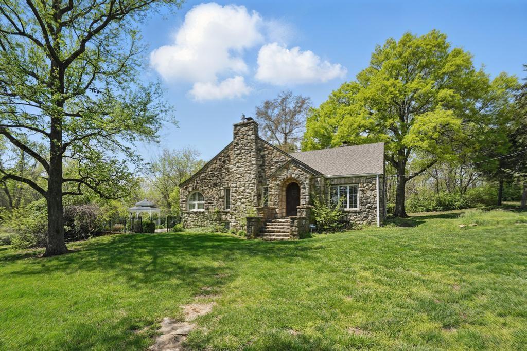 1548 NE Woods Chapel Road