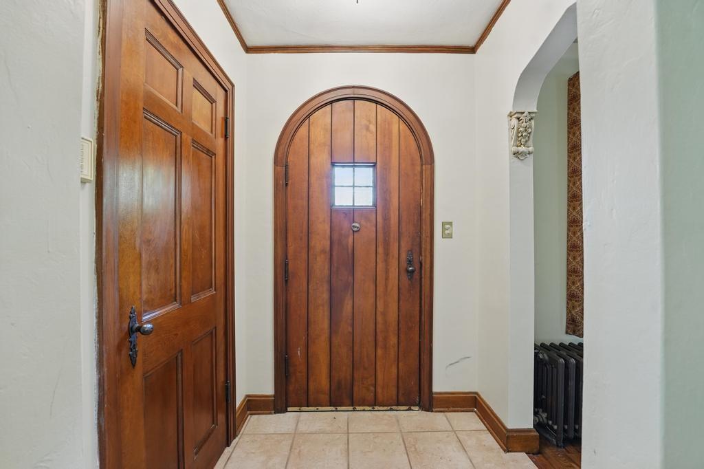 1548 NE Woods Chapel Road