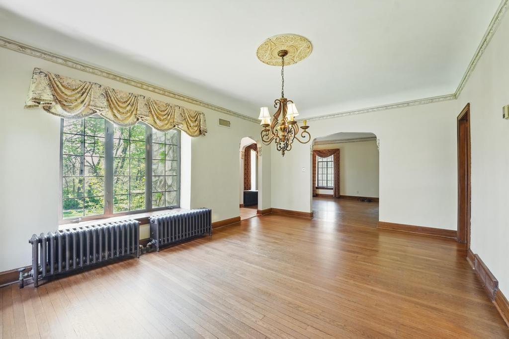 1548 NE Woods Chapel Road