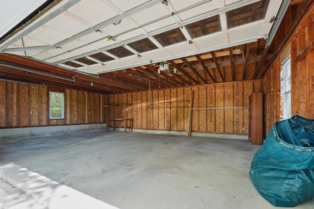 1548 NE Woods Chapel Road