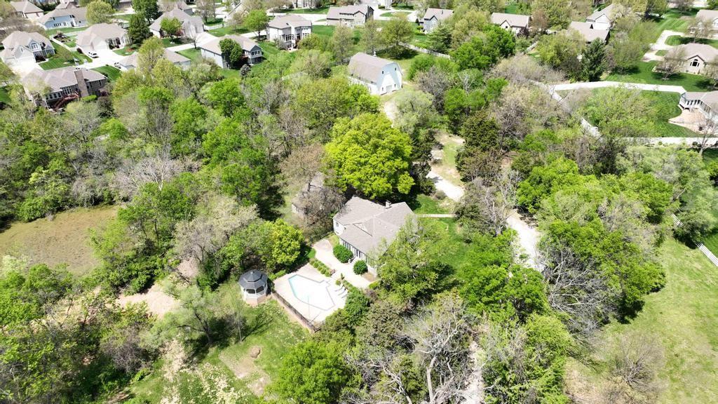 1548 NE Woods Chapel Road