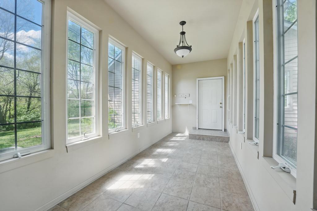1548 NE Woods Chapel Road