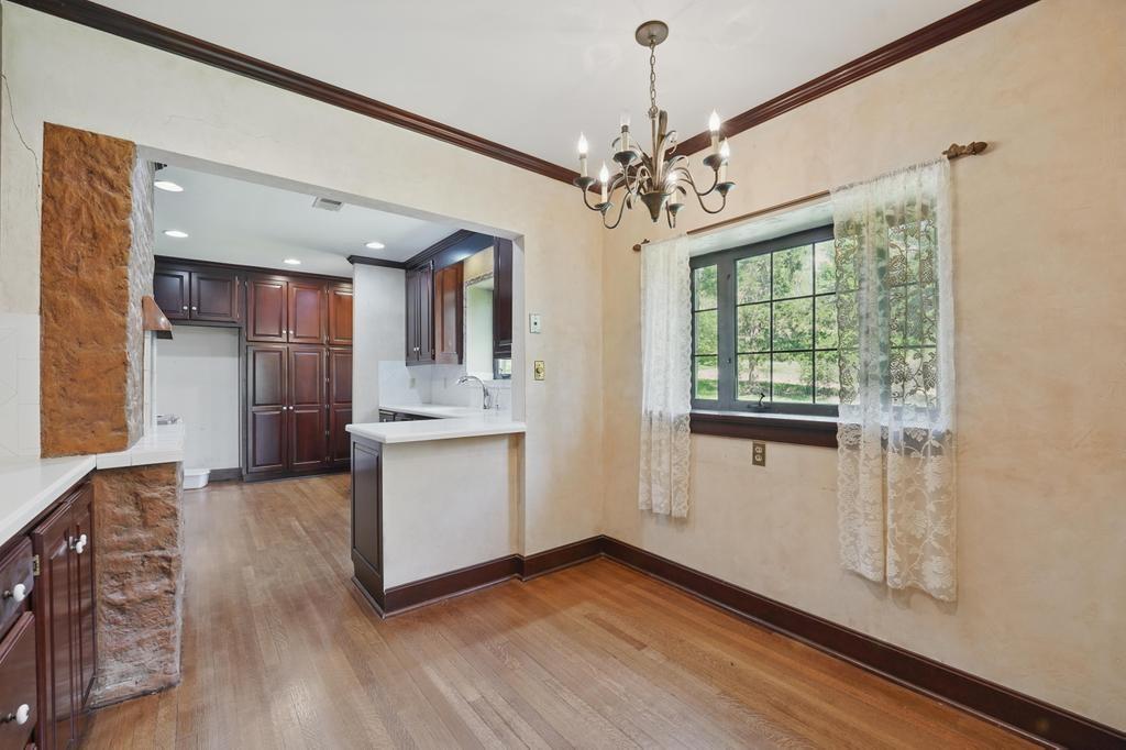 1548 NE Woods Chapel Road