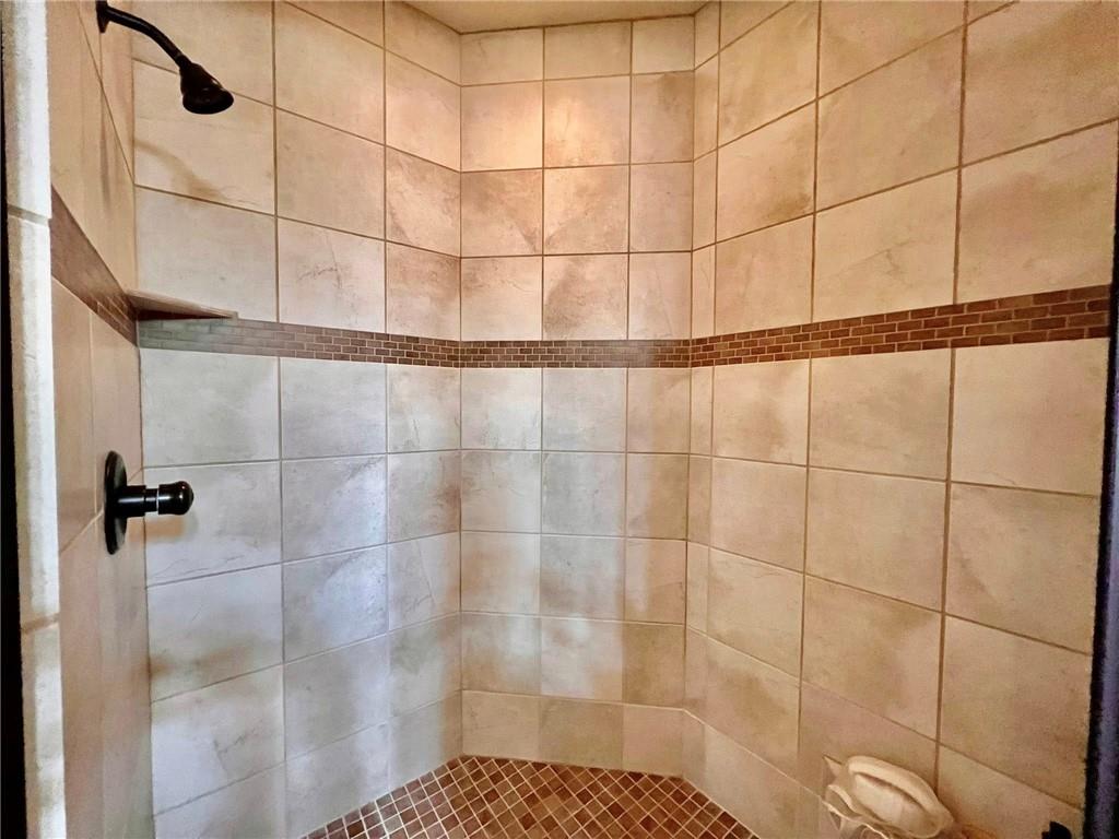 4149 NE Chapel Manor Drive