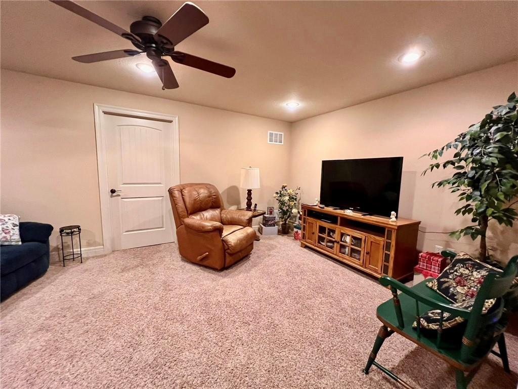4149 NE Chapel Manor Drive