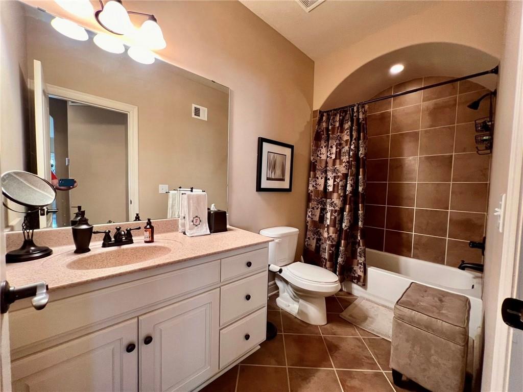 4149 NE Chapel Manor Drive
