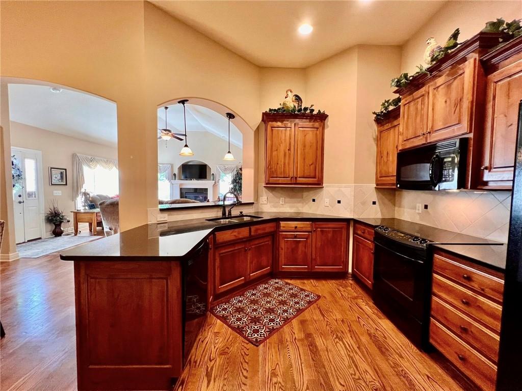 4149 NE Chapel Manor Drive