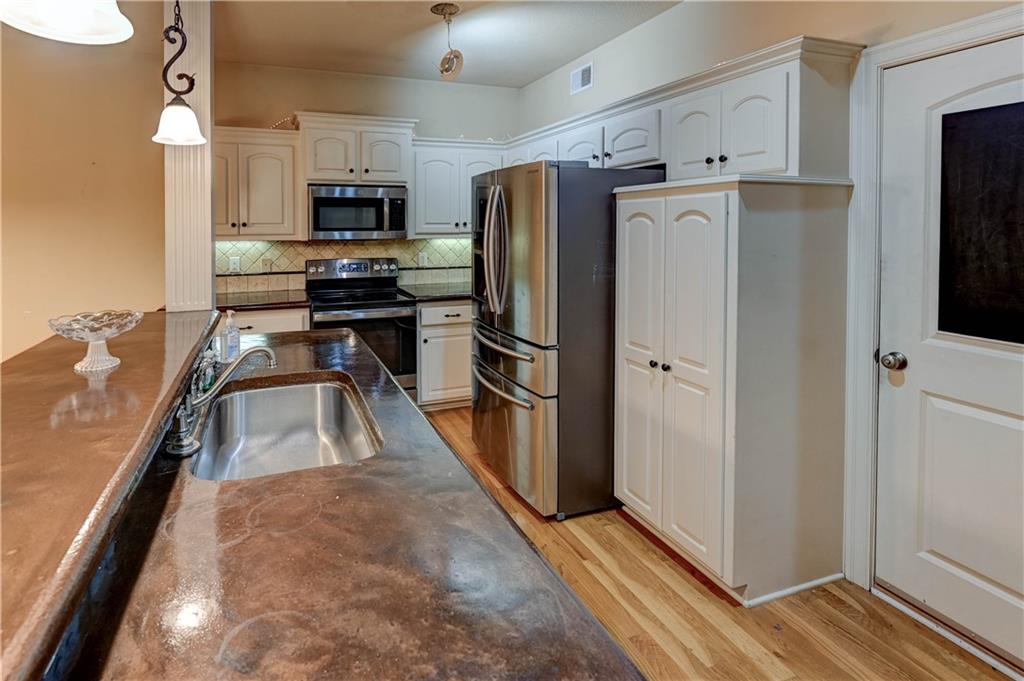 820 SW 36th Street