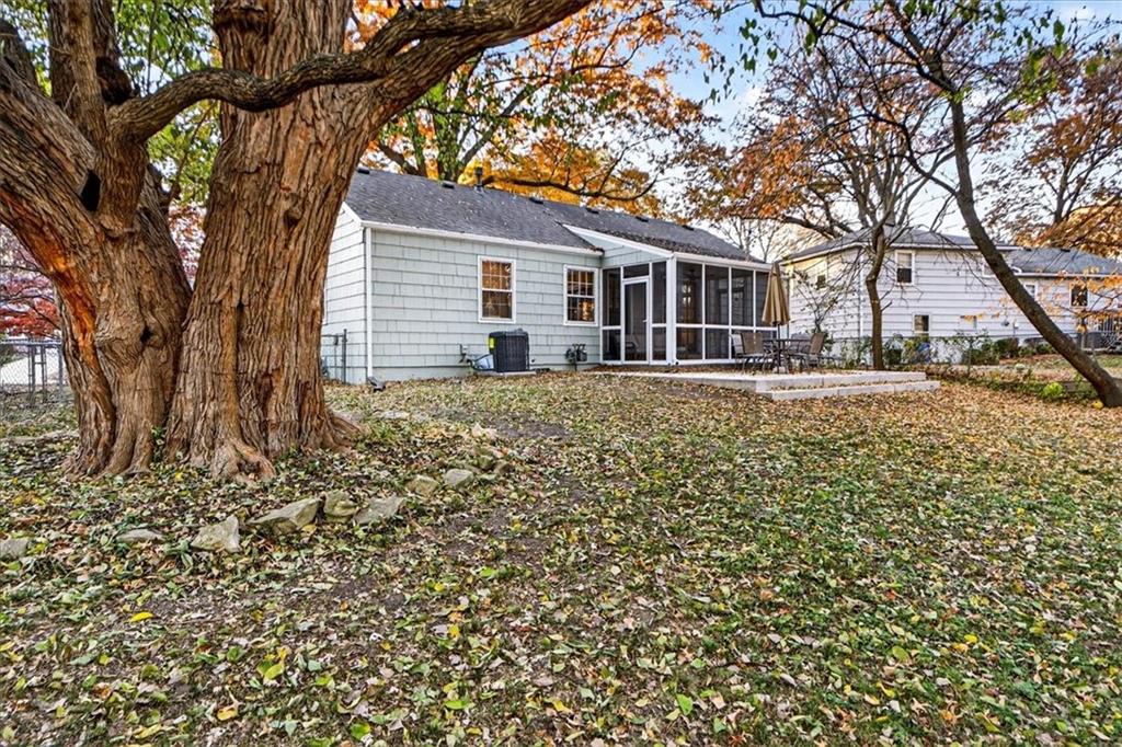 5543 Roeland Drive
