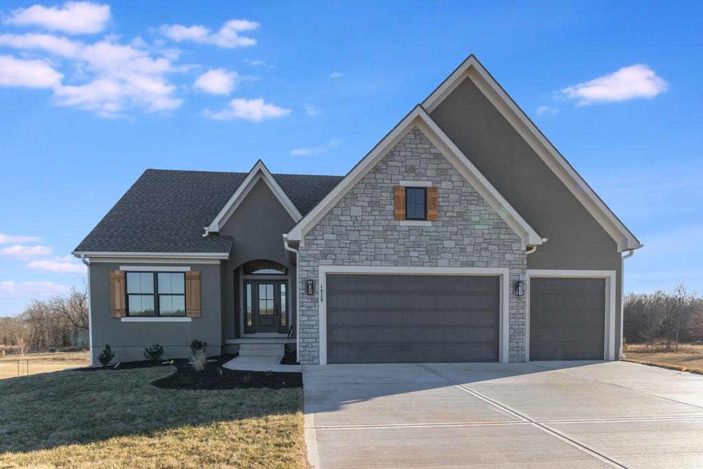 1839 Woodward Circle
