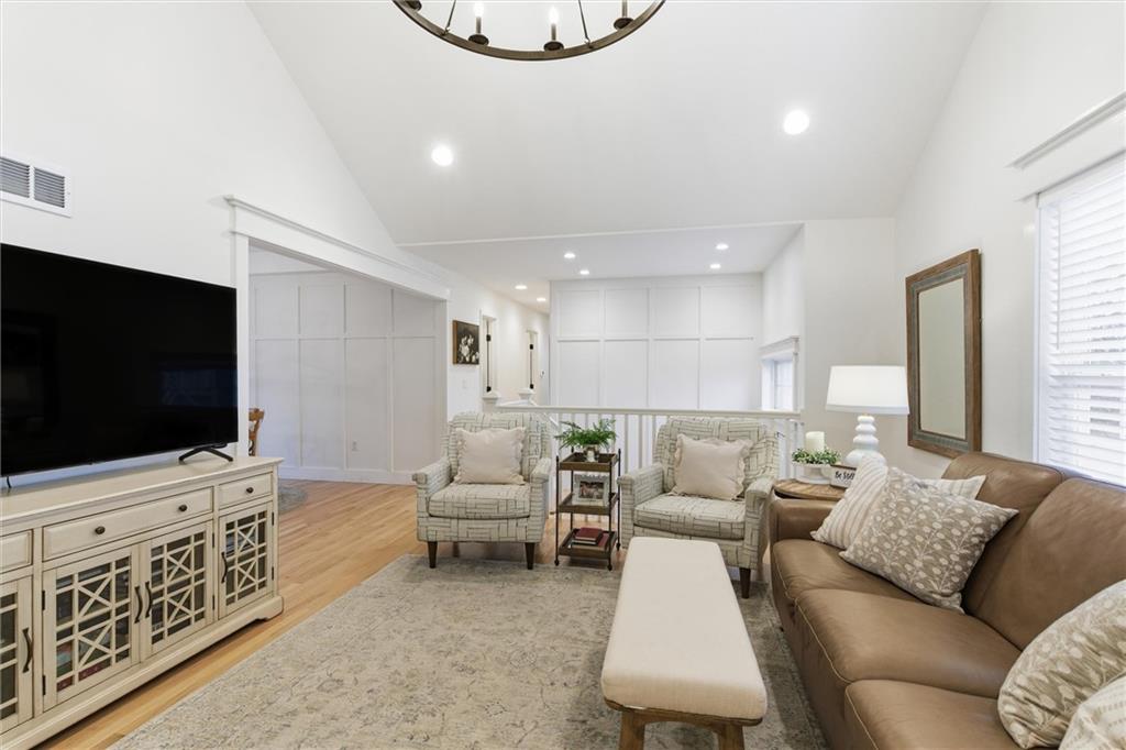 328 SW Chatham Court