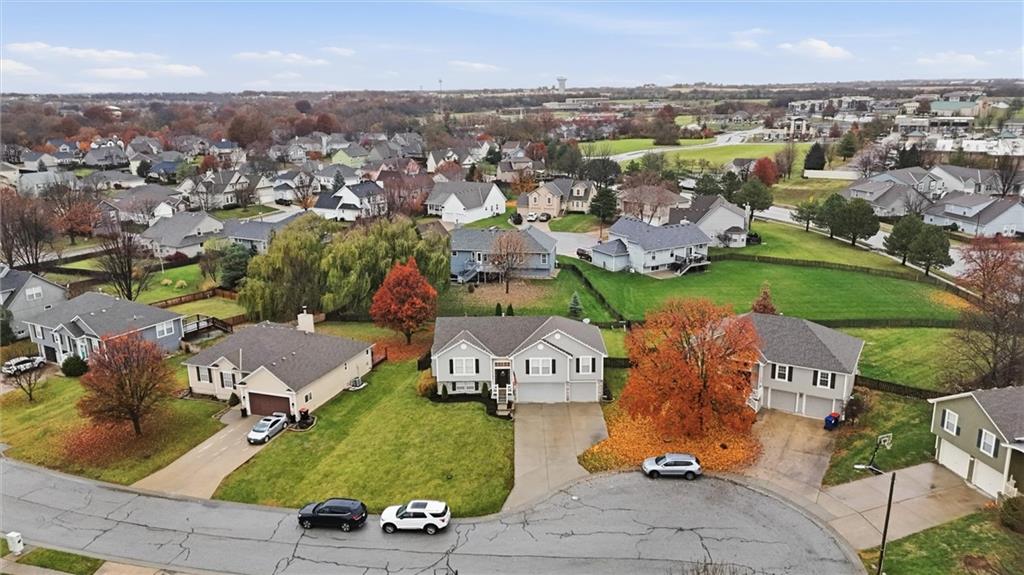 328 SW Chatham Court