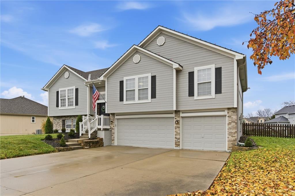 328 SW Chatham Court
