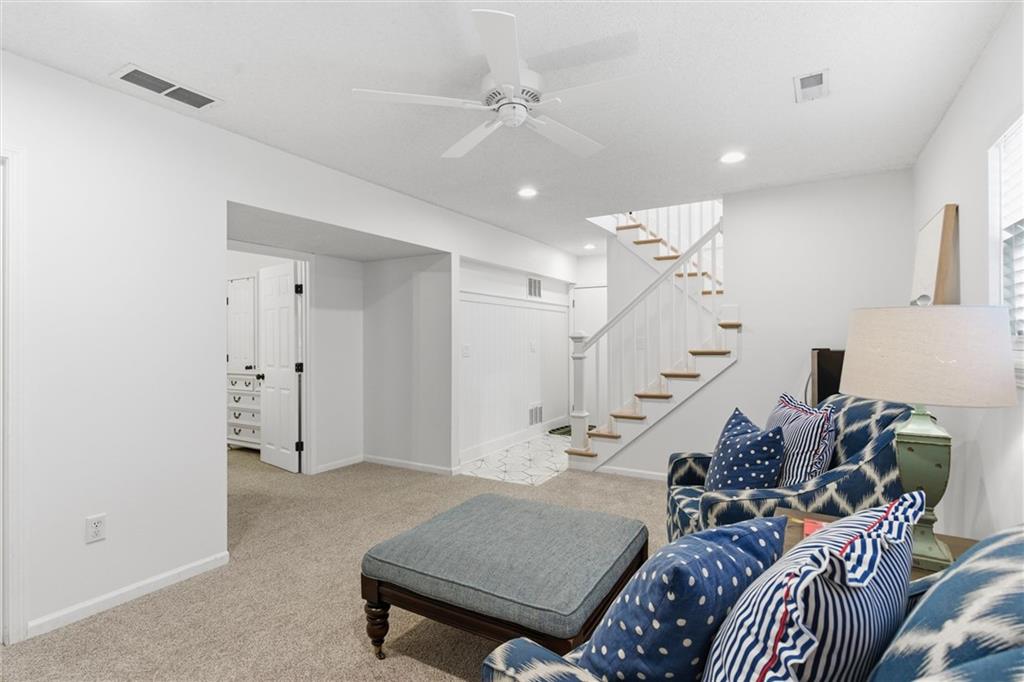 328 SW Chatham Court