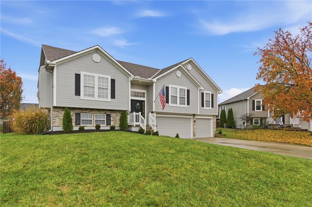 328 SW Chatham Court