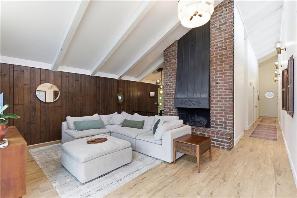 33 Anchor Drive