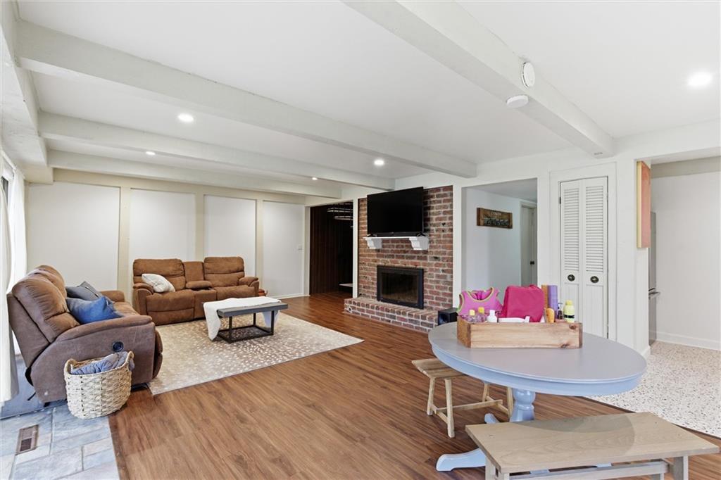 33 Anchor Drive