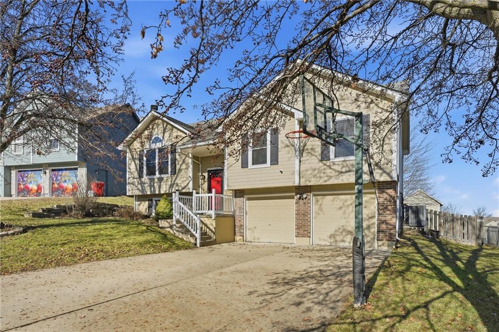 1214 SW Windcrest Court