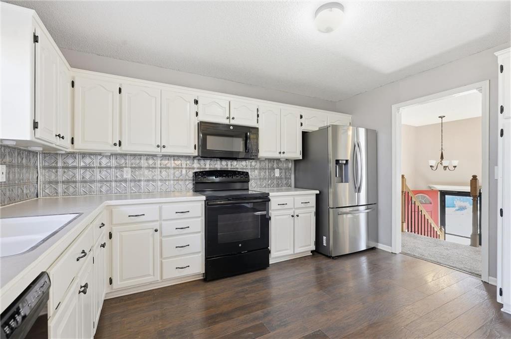 1214 SW Windcrest Court