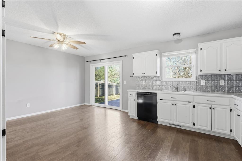 1214 SW Windcrest Court