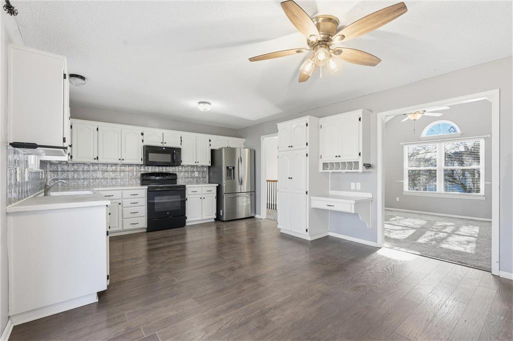 1214 SW Windcrest Court