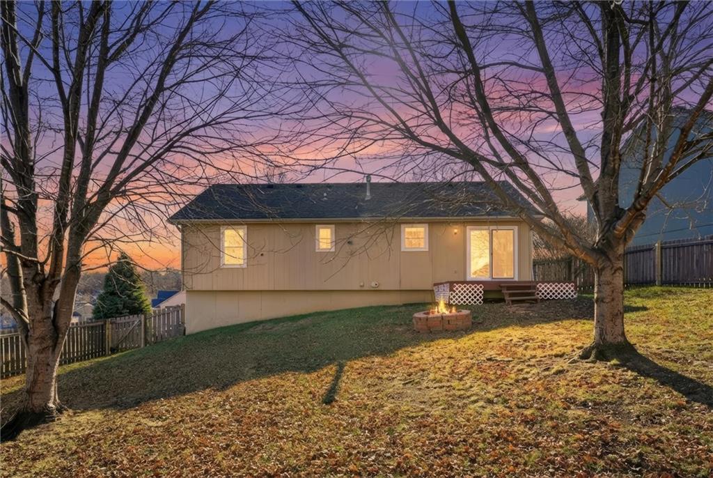 1214 SW Windcrest Court