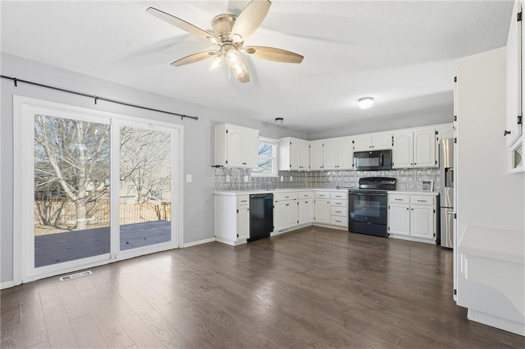 1214 SW Windcrest Court