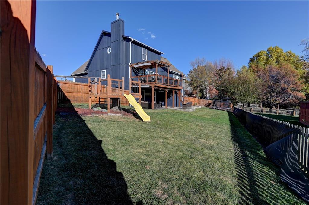 1005 NE Scenic Court