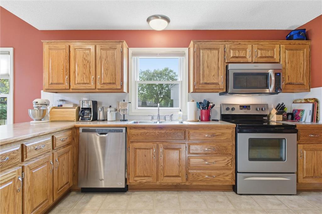 1009 SW Blazing Star Drive
