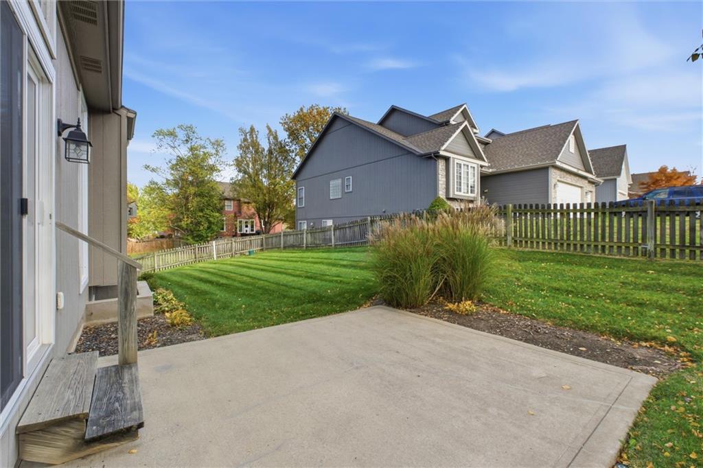 1009 SW Blazing Star Drive