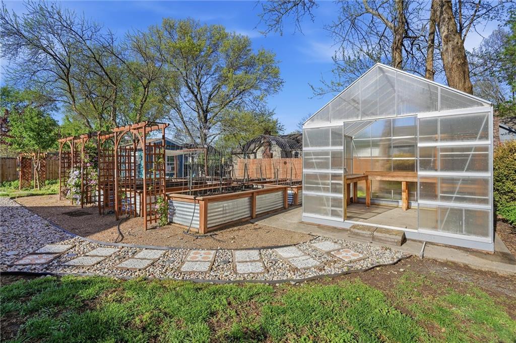 308 SE Colony Drive