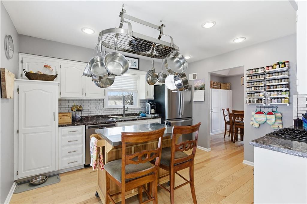 308 SE Colony Drive