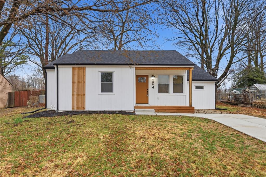 504 NW Holly Lane