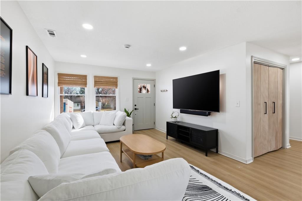 504 NW Holly Lane