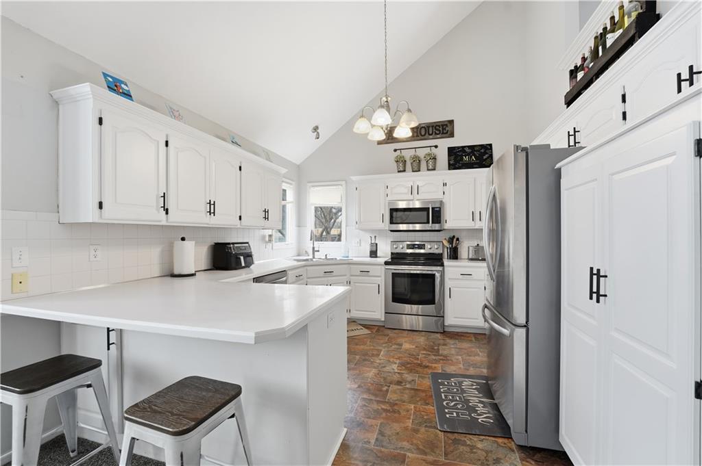 9735 NW 87th Terrace