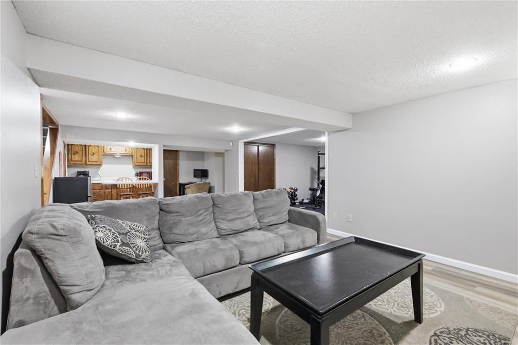 1008 SW Hiawatha Drive