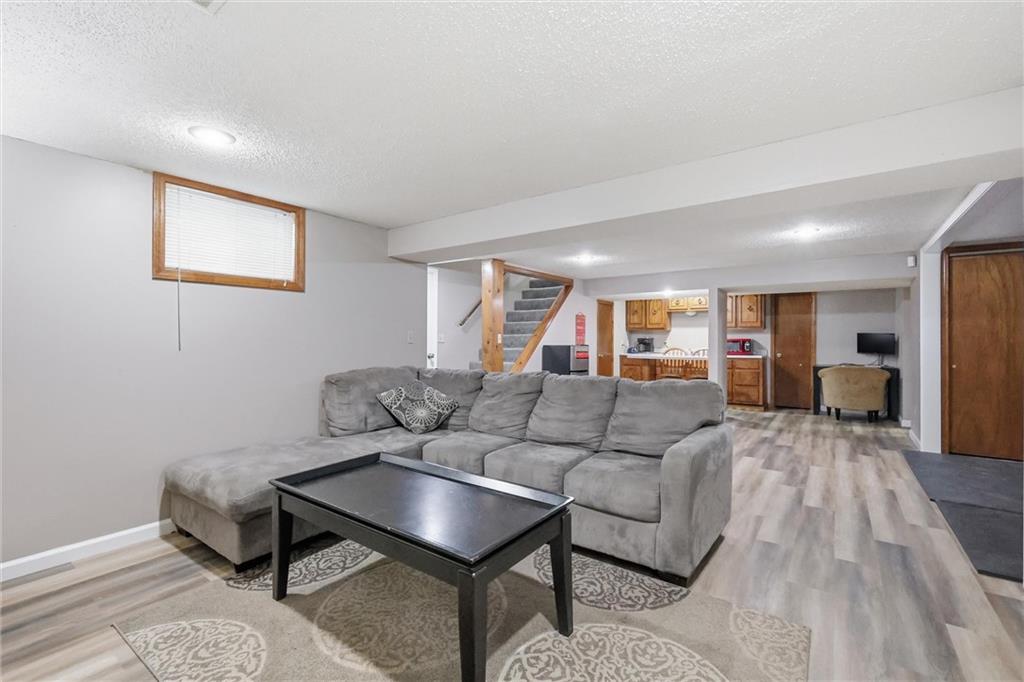 1008 SW Hiawatha Drive