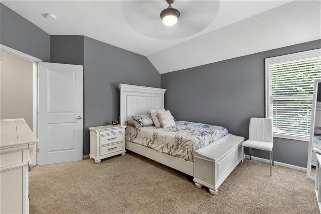 1301 NE TIMBERLINE Court