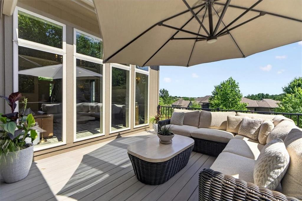 1301 NE TIMBERLINE Court