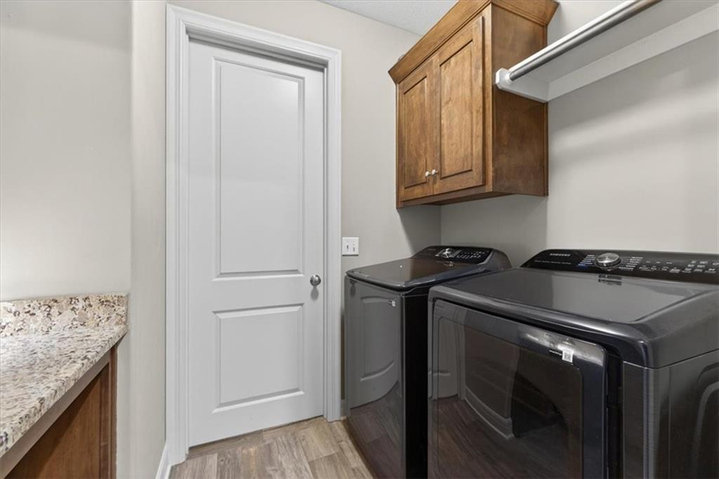 1301 NE TIMBERLINE Court