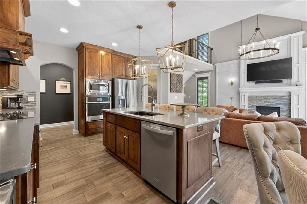 1301 NE TIMBERLINE Court
